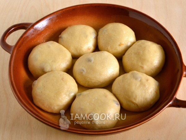 Выложить булочки в форму