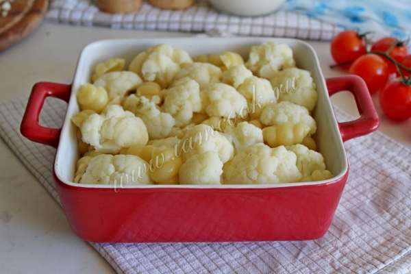 Выложить цветную капусту