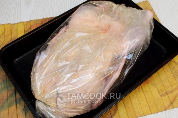 Положить утку в рукав