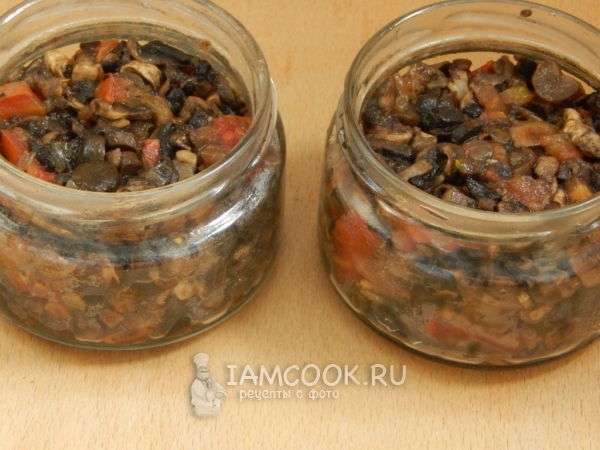 Разложить грибы в банки