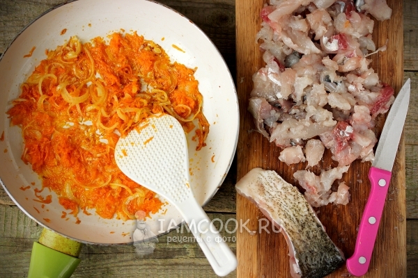 Морковь обжаренная и рыбное филе