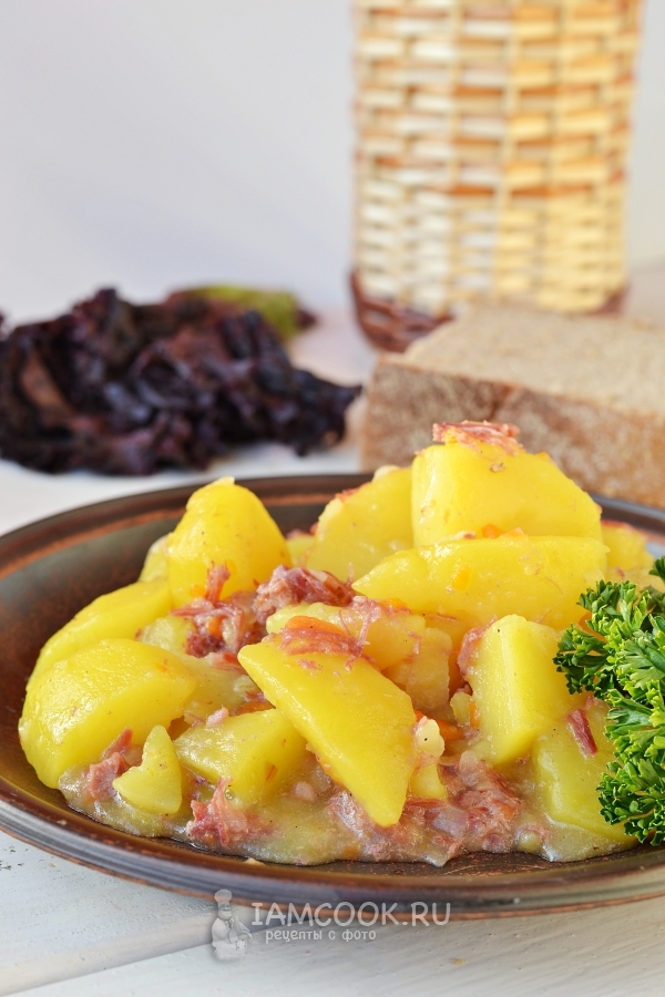 Фото картошки с тушенкой в мультиварке