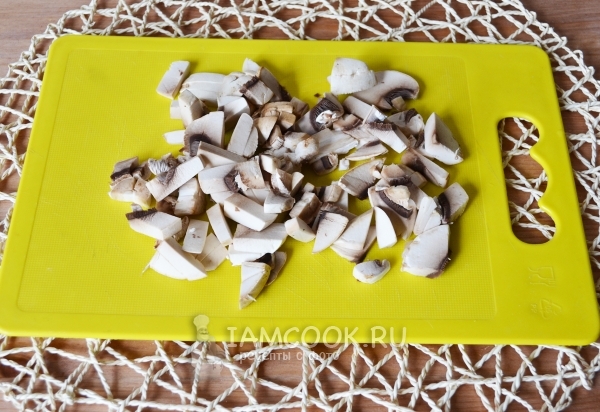 Порезать грибы