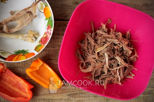 Ингредиенты для салата с курицей и перцем