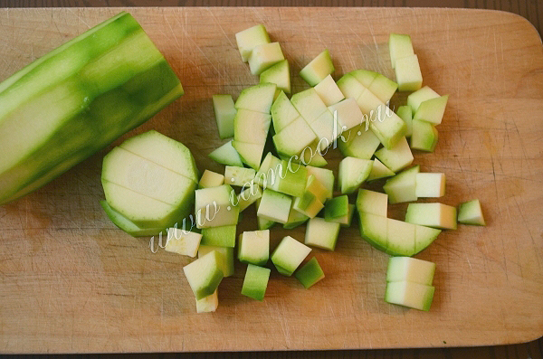 Кабачок порезанный