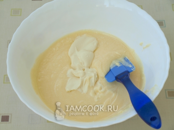 Положить сметану