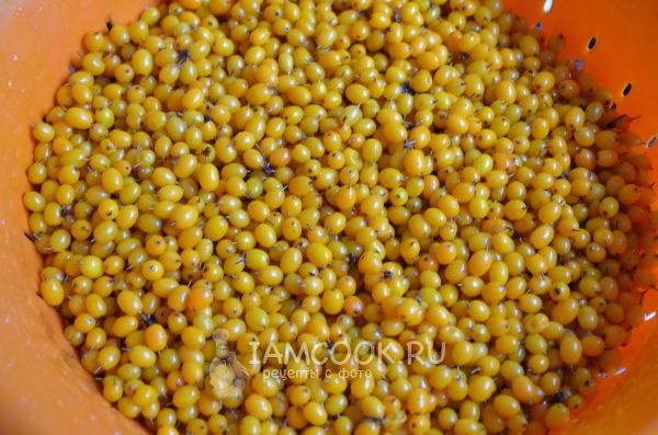 Помыть облепиху