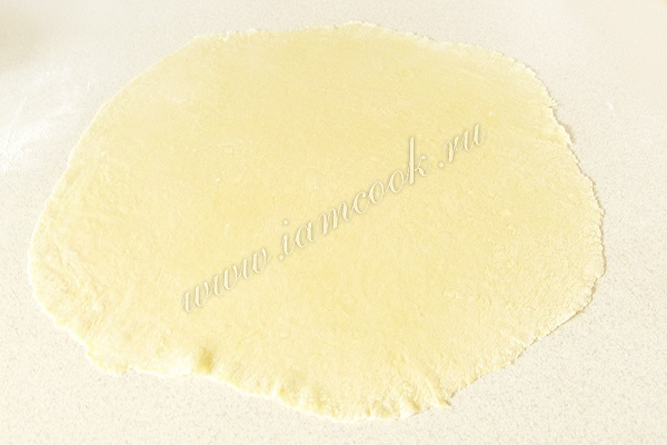 Раскатать тесто в тонкий пласт
