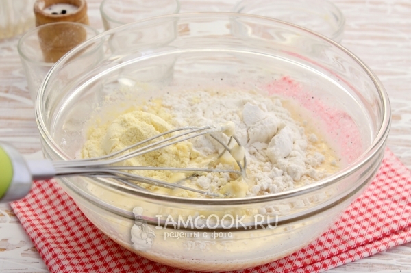 Всыпать муку