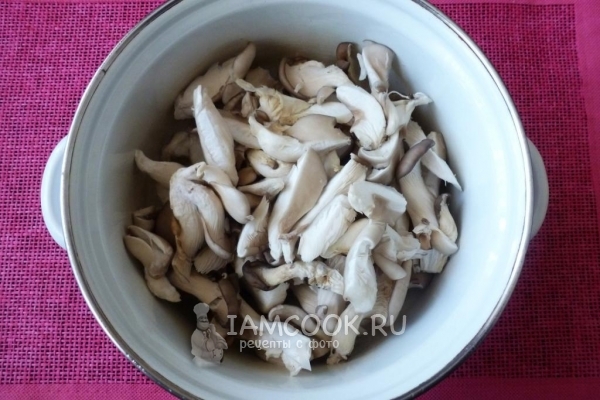 Порезать грибы