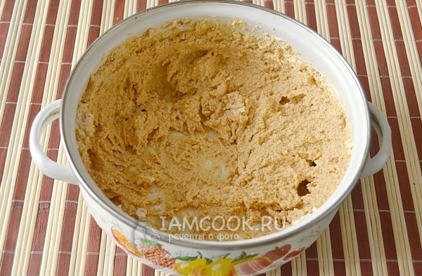 Взбить сгущенку с маслом