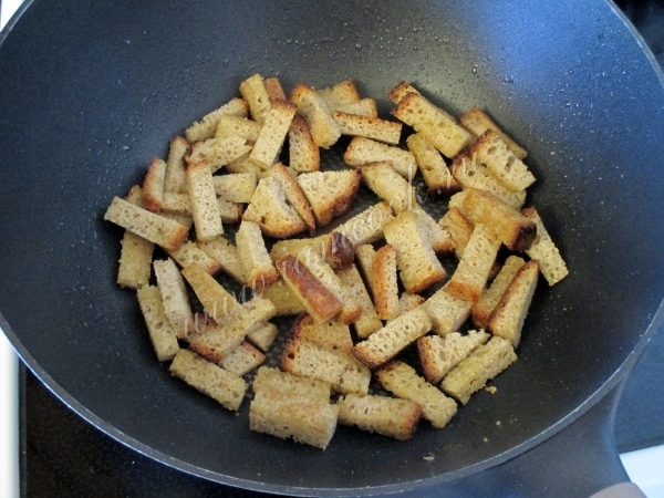 Сухарики для салата