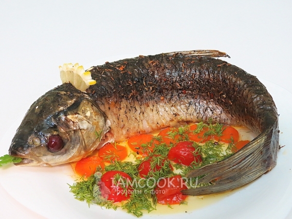 Фото белого амура, запеченного в духовке