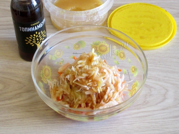 Заправить салат медом