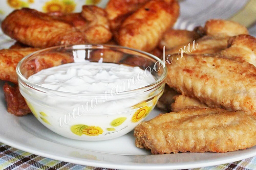 Соус Блючиз с крылышками баффало