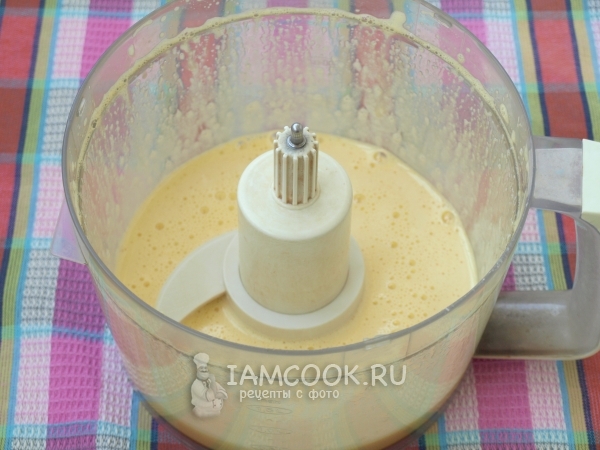 Взбить яйца с сахаром
