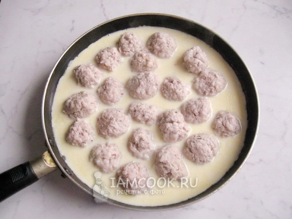 Тефтели в сырном соусе