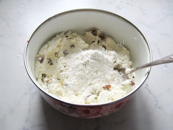 Добавить муку