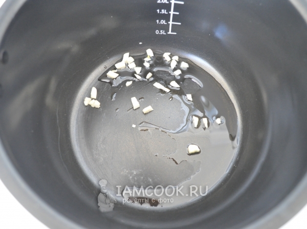 Обжарить чеснок