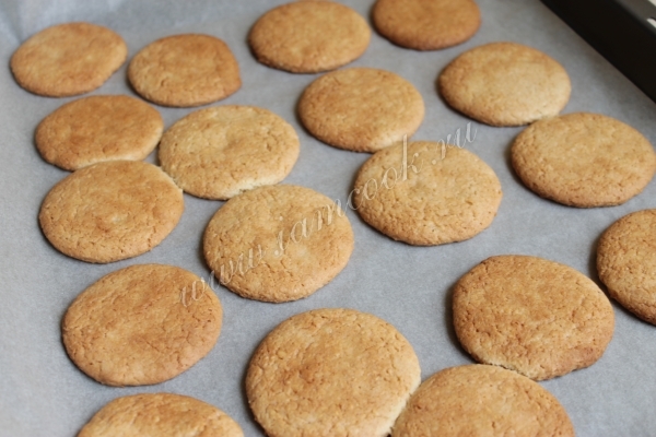 Запекаем марципановое печенье