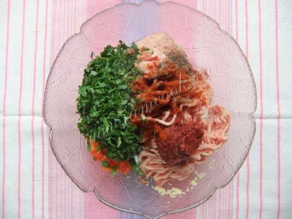 Ингредиенты для фарша на фрикадельки