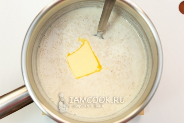 Положить сливочное масло