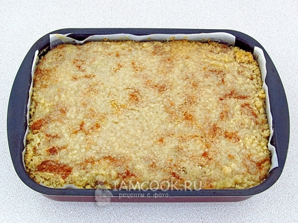 Готовый яблочный пирог по-польски