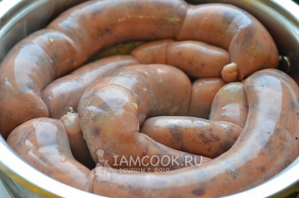 Колбаса в кастрюле