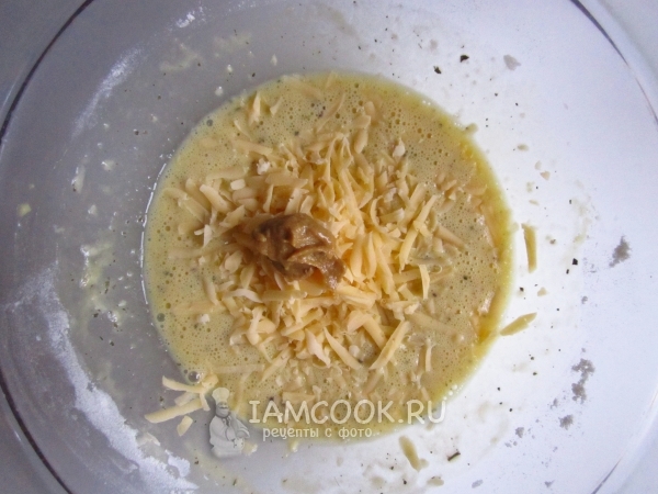 Добавить сыр и горчицу