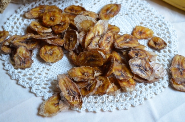 Готовые сушеные бананы