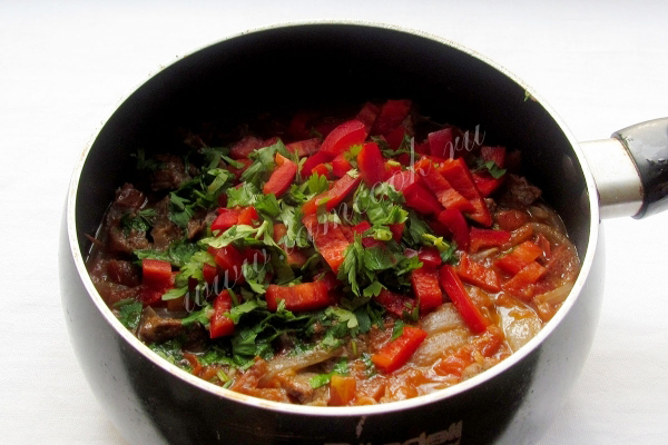 Готовим вкусную говядину с овощами