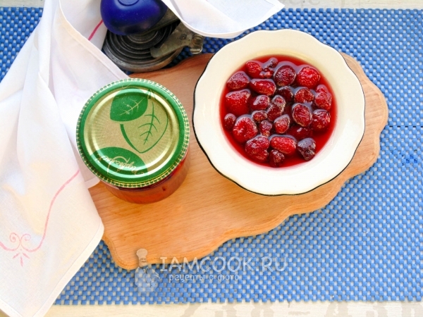 Готовое варенье из клубники «Пятиминутка»