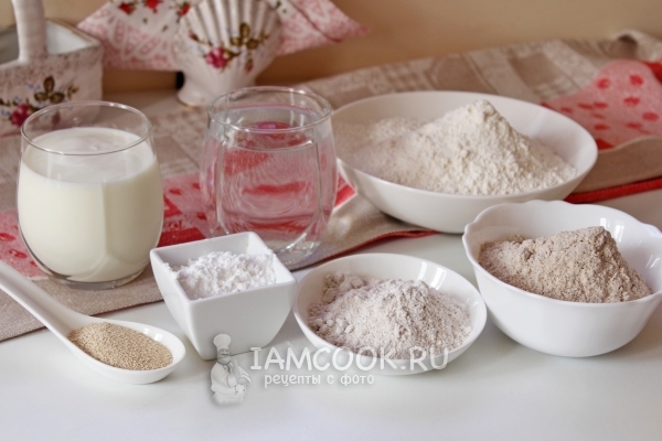 Ингредиенты для хлеба из трех видов муки на кефире