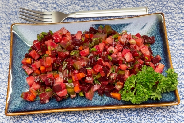 Рецепт овощного салата с соленым огурцом