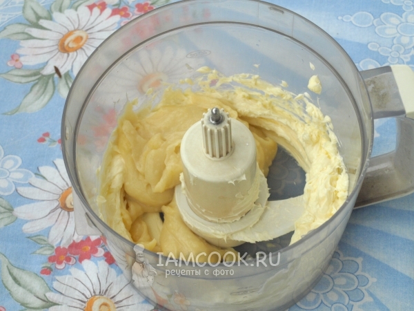 Взбитое масло с заварным кремом
