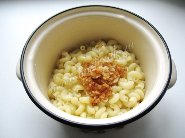 Макароны с луком