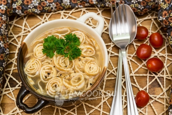 Рецепт бульона с лапшой из яичных блинчиков