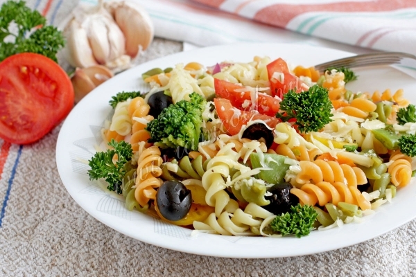 Рецепт салата с макаронами