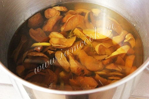 Компот из сушеных яблок с лимоном