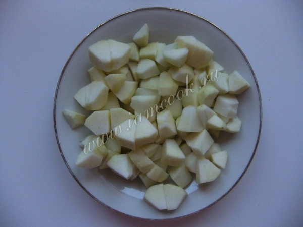 Яблоки порезанные