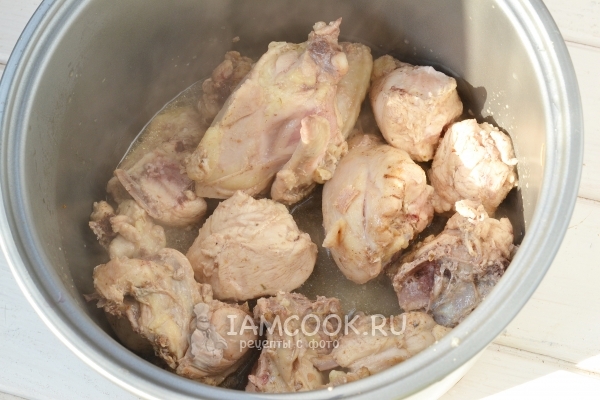 Тушенная курица