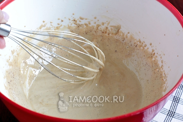 Взбить желтки с сахаром