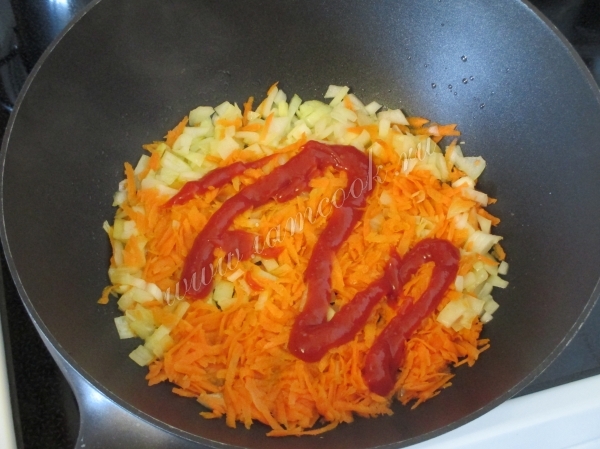 Добавить кетчуп