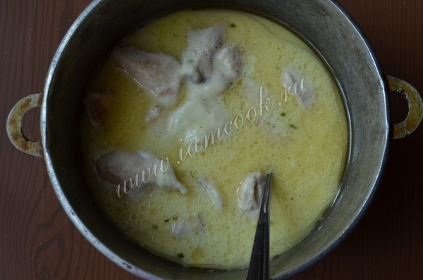 Тушение куриного филе в сметанном соусе