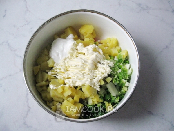 Влить майонез