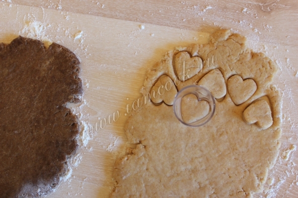 Вырезаем печенья