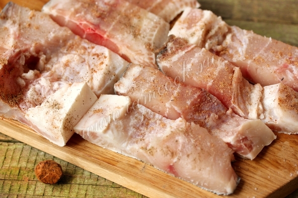 Пангасиус с приправами