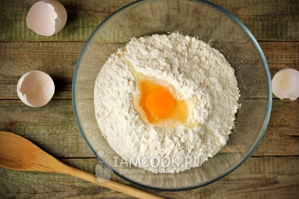Мука с яйцом