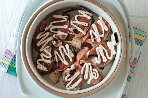 Влить воду в мультиварку