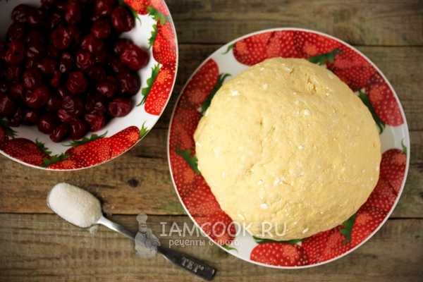 Тесто и вишня